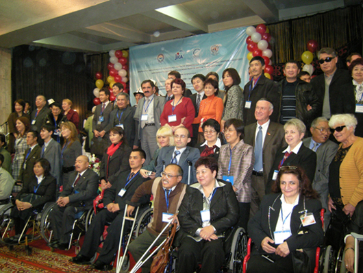 キルギス副首相、労働社会開発大臣も参加した「中央アジア障害当事者団体能力強化ワークショップ」の開会式　(筆者撮影)